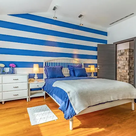 4 Bedroom Amazing In Nyaraló *