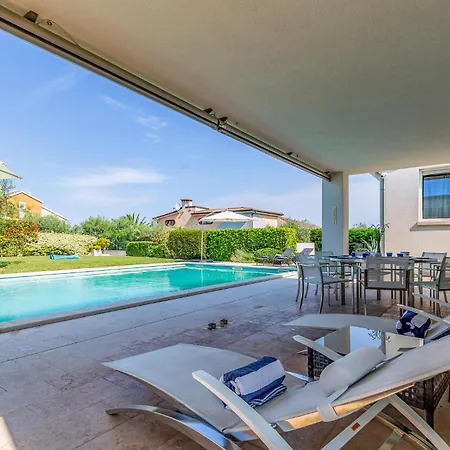 4 Bedroom Amazing In *