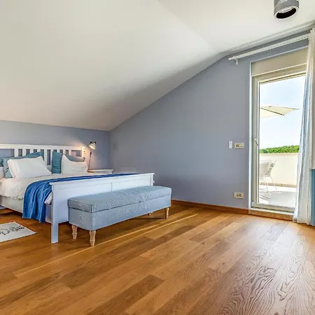 4 Bedroom Amazing In *